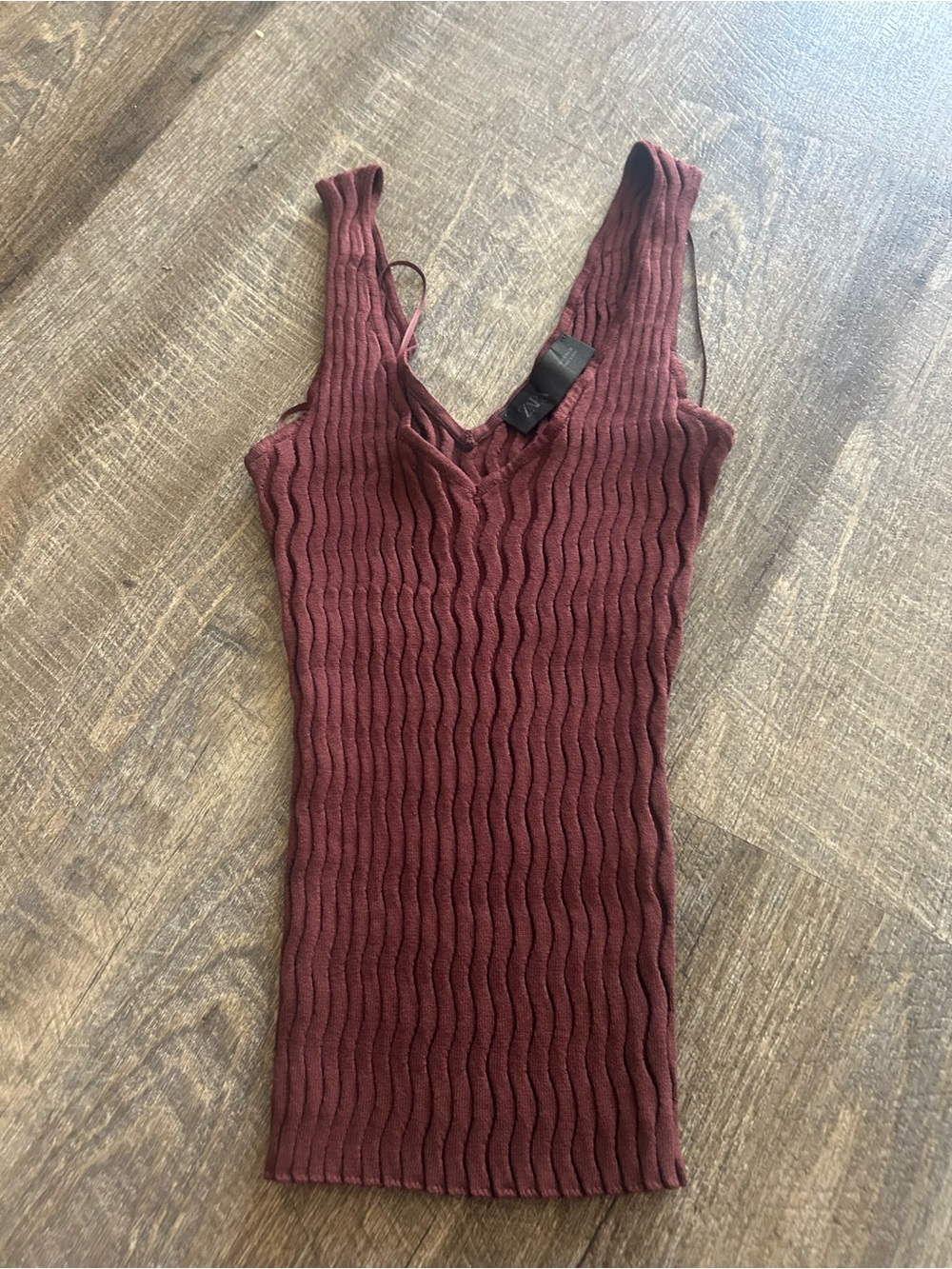 Zara Ribbed V-Neck Tank Top - Burgundy